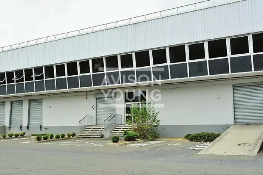 Local d’activités dans Marly-la-Ville à louer - Photo de l’immeuble – Image 2 sur 2