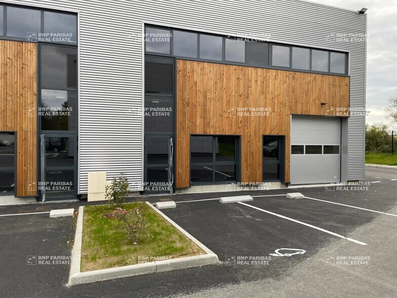 Local d'activités dans Basse-Goulaine à vendre - Photo de l’immeuble – Image 3 sur 6