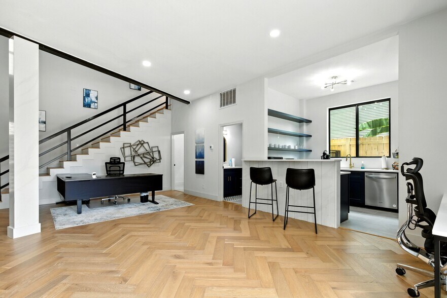 218 Westcott St, Houston, TX à louer - Photo de l’immeuble – Image 2 sur 25