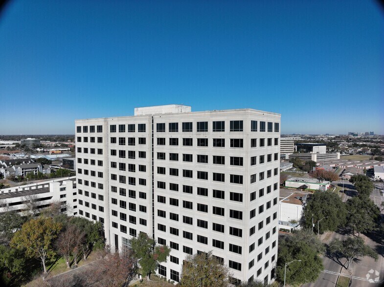 9800 Centre Pky, Houston, TX à louer – Image 2 sur 25