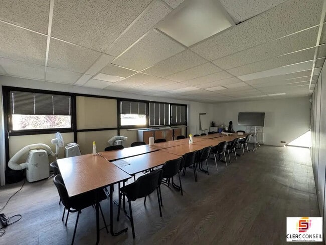 Plus de détails pour Bureau à vendre