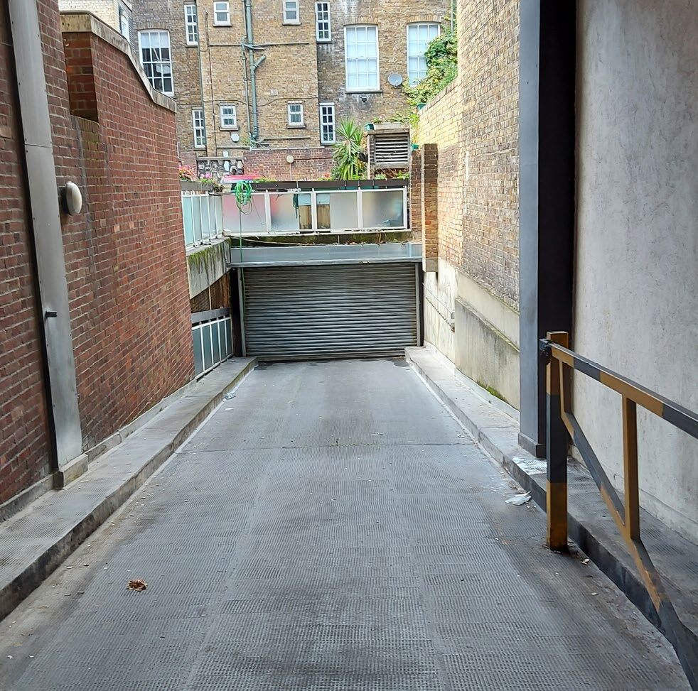 24 Eagle St, Londres à louer Photo principale– Image 1 sur 2