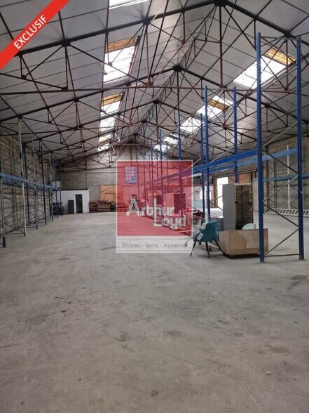 Industriel/Logistique dans Sens à louer - Photo de l’immeuble – Image 2 sur 6