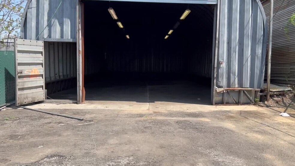 15-21 129th st, College Point, NY à louer - Vidéo sur l’annonce professionnelle – Image 2 sur 5