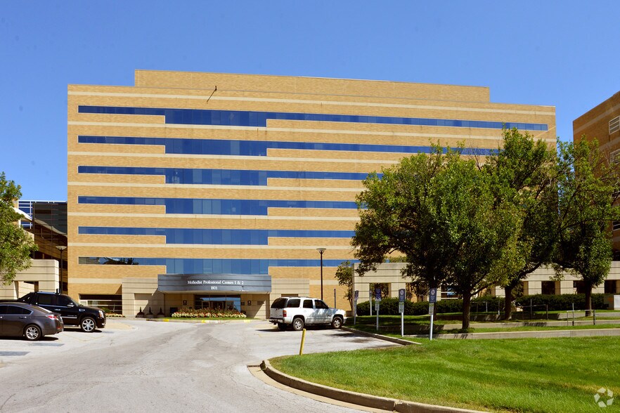 1801 N Senate Blvd, Indianapolis, IN à louer - Photo principale – Image 1 sur 2