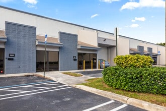 1801-1839 NW 79th Ave, Doral, FL à louer Photo de l’immeuble– Image 1 sur 14