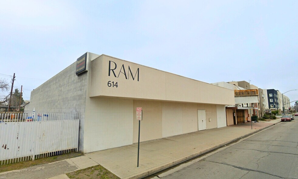 614 Kentucky St, Bakersfield, CA à vendre - Photo principale – Image 1 sur 15