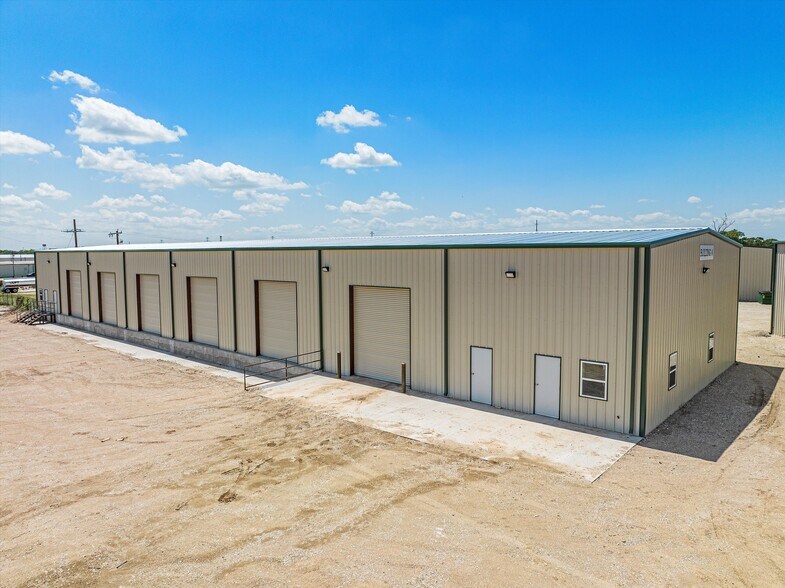 5340 Old Dallas Rd, Elm Mott, TX à louer - Photo principale – Image 1 sur 7