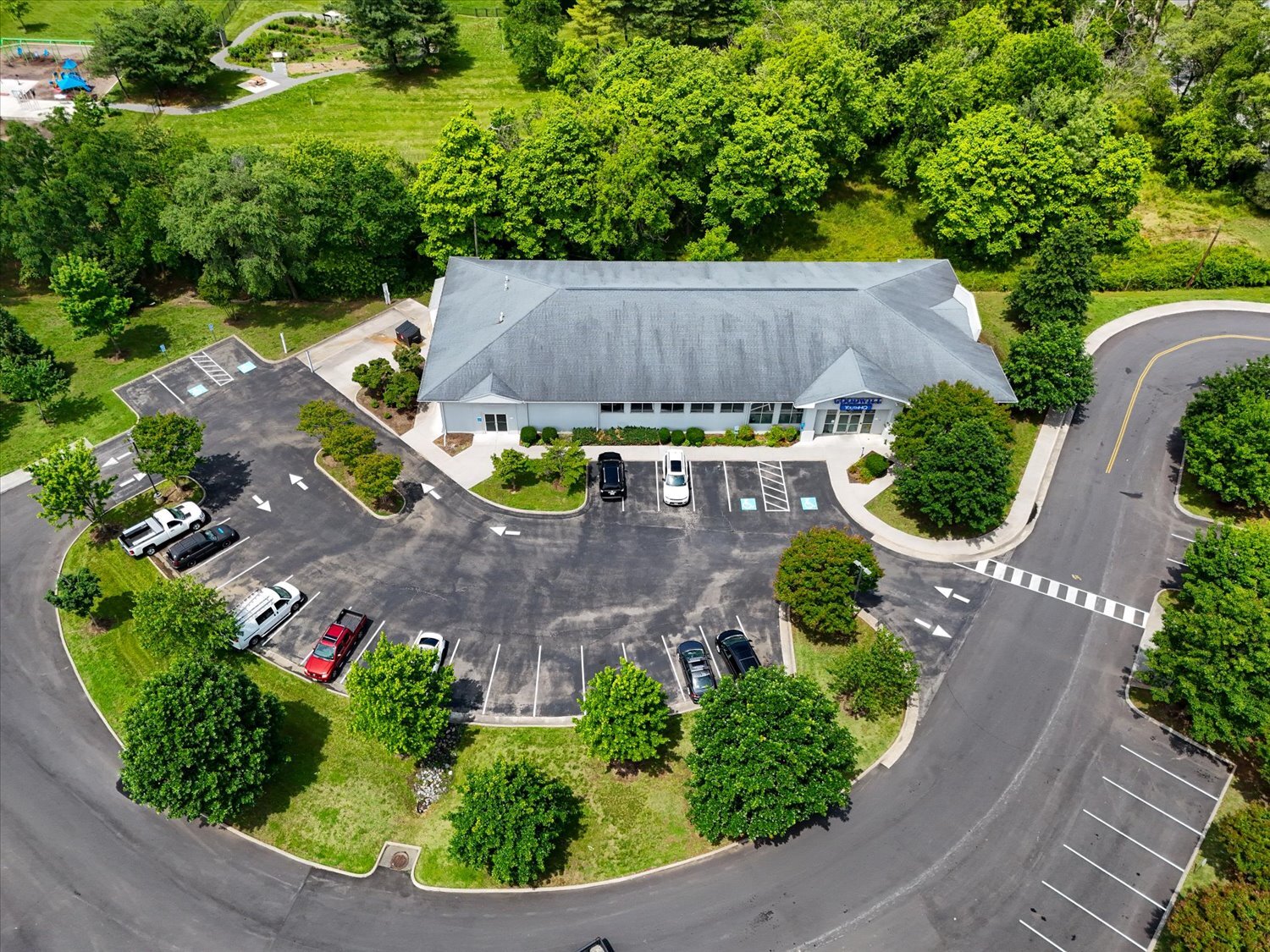 2502 Melrose Ave NW, Roanoke, VA à louer Aérien– Image 1 sur 22