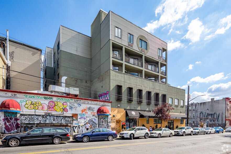 1610 DeKalb Ave, Brooklyn, NY à vendre - Photo de l’immeuble – Image 3 sur 10