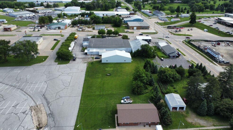 1112 Chatburn Ave, Harlan, IA à louer - Photo de l’immeuble – Image 3 sur 5