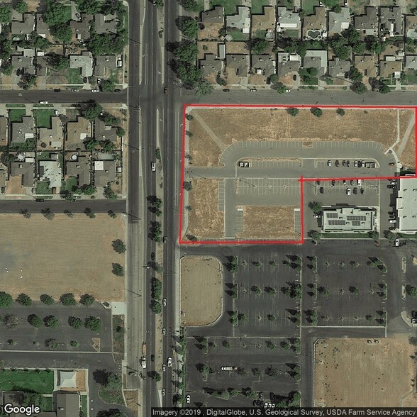 4076-4092 N Cedar Ave, Fresno, CA à vendre - Photo principale – Image 1 sur 6