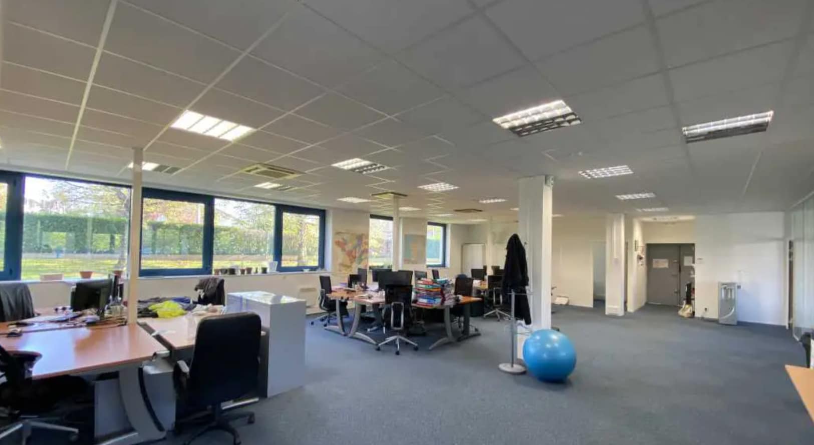 Bureau dans Écully à louer Photo intérieure– Image 1 sur 12