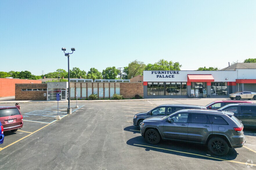 2725-2775 W Central Ave, Toledo, OH à louer - Photo de l’immeuble – Image 2 sur 5