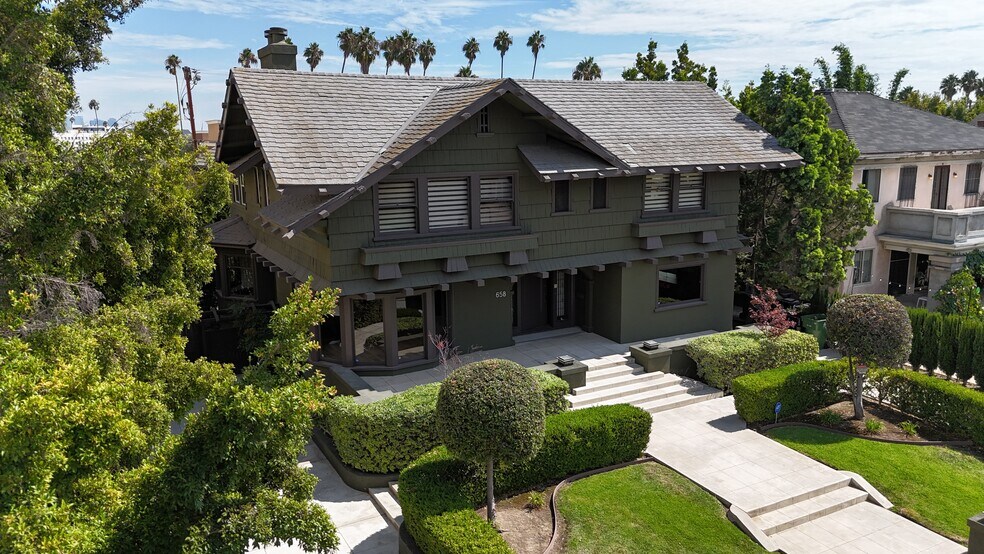 658 S Bronson Ave, Los Angeles, CA à louer - Photo de l’immeuble – Image 2 sur 22