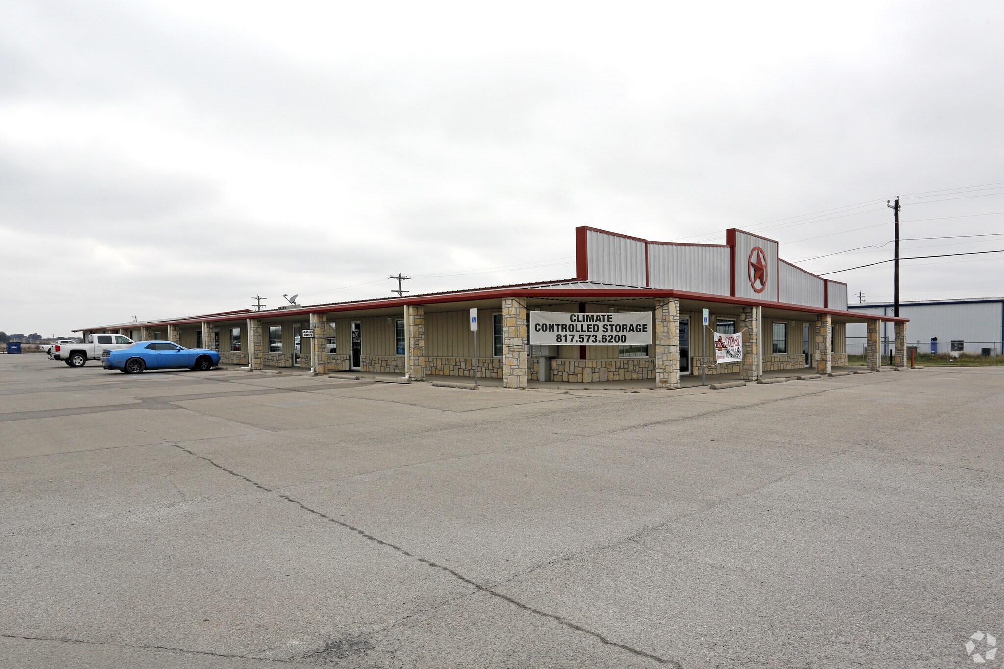 1310 Weatherford Hwy, Granbury, TX à louer Photo de l’immeuble– Image 1 sur 29
