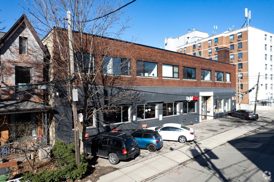 777 Richmond St W, Toronto, ON à louer - Photo de l’immeuble – Image 2 sur 3