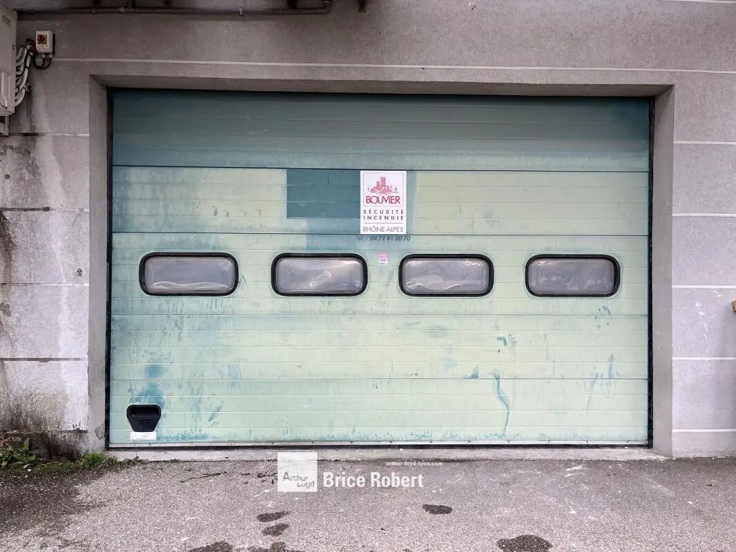 2 Allée Des Sorbiers, Bron à vendre Photo de l’immeuble– Image 1 sur 7