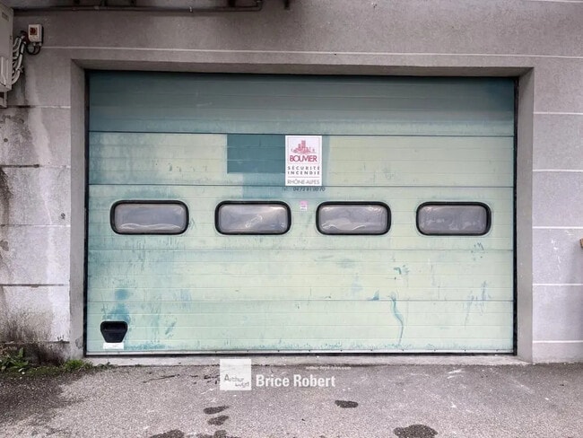 Plus de détails pour 2 Allée Des Sorbiers, Bron - Bureau à vendre