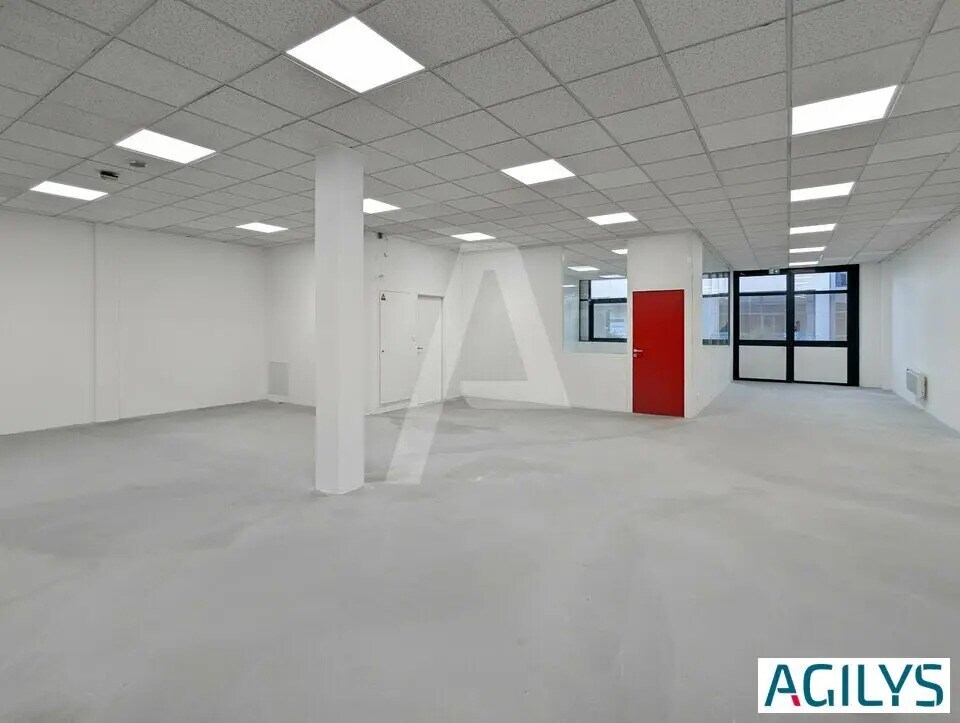 Local d’activités dans Saclay à louer Photo de l’immeuble– Image 1 sur 13