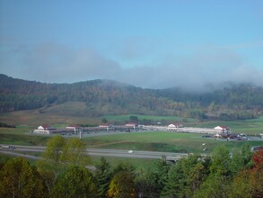 245 B Skidmore Ln, Sutton, WV à louer Aérien– Image 2 sur 2