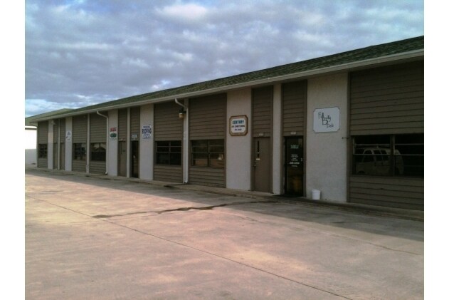 3054-3076 SE Dominica Ter, Stuart, FL à louer - Photo de l’immeuble – Image 3 sur 3