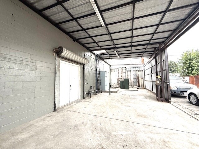 8470 S Central Ave, Los Angeles, CA à vendre - Photo de l’immeuble – Image 2 sur 12