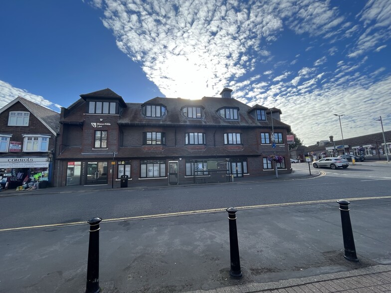 5 Hill Ave, Amersham à louer - Photo de l’immeuble – Image 1 sur 21