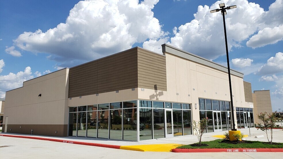 Colonial Pky & Grand Cir, Katy, TX à louer - Photo de l’immeuble – Image 2 sur 15