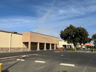 Plus de détails pour 2525 S Mooney Blvd, Visalia, CA - Local commercial à louer
