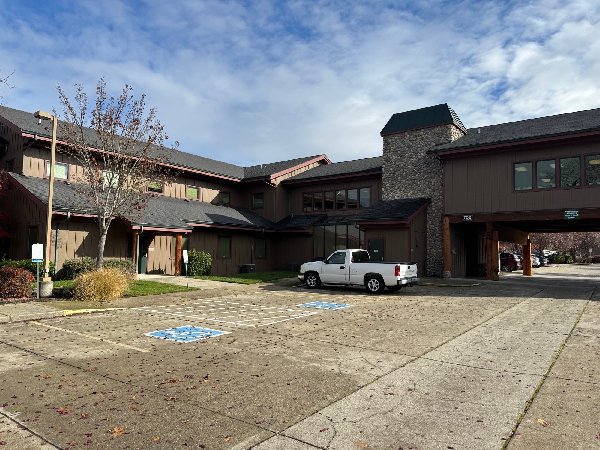 700 SW Ramsey Ave, Grants Pass, OR à louer Photo intérieure– Image 1 sur 8