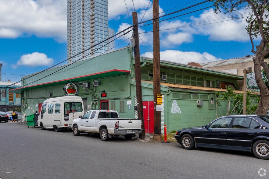 525 Cummins St, Honolulu, HI à louer - Photo de l’immeuble – Image 3 sur 7