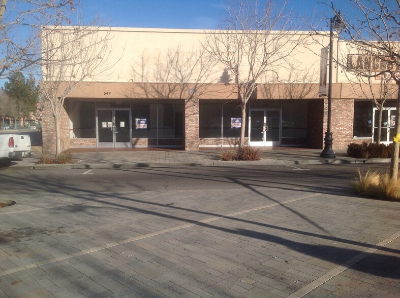 539-547 W Lancaster Blvd, Lancaster, CA à louer - Photo de l’immeuble – Image 2 sur 7