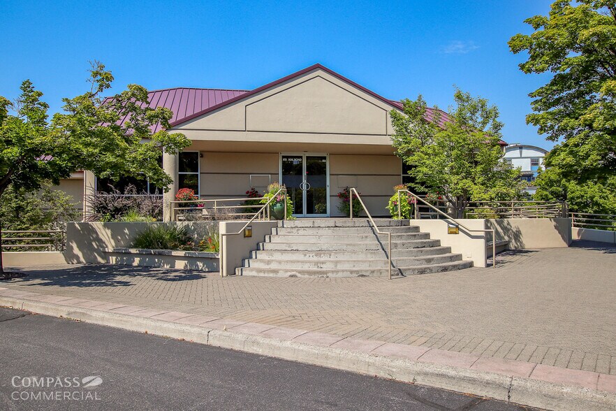 1151 NW Bond St, Bend, OR à louer - Photo de l’immeuble – Image 3 sur 5