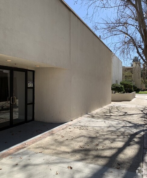 519 W 3rd St, Santa Ana, CA à vendre - Photo de l’immeuble – Image 3 sur 4