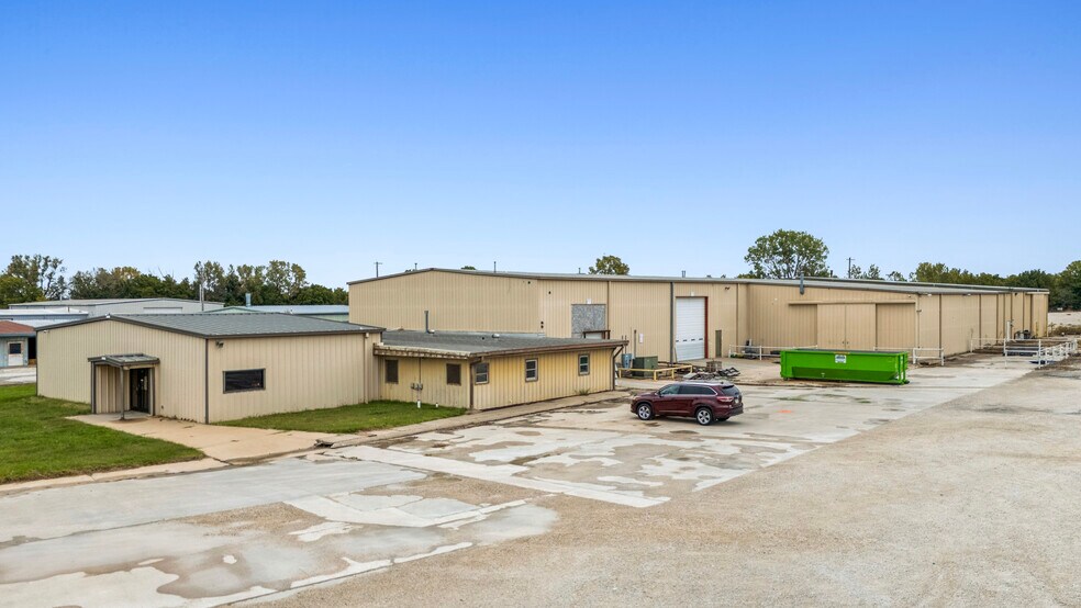 2701 N State St, Iola, KS à vendre - Photo de l’immeuble – Image 2 sur 7