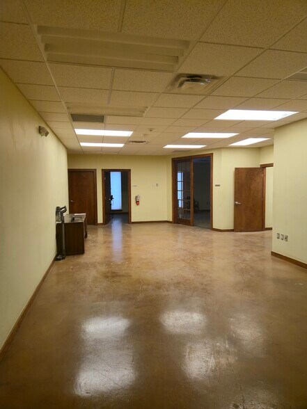 7205 S WW White Rd, San Antonio, TX à louer - Photo de l’immeuble – Image 2 sur 4