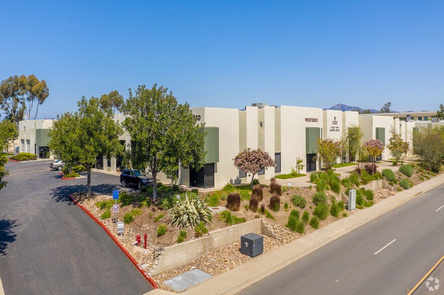 13100 Kirkham Way, Poway, CA à vendre - Photo de l’immeuble – Image 3 sur 5