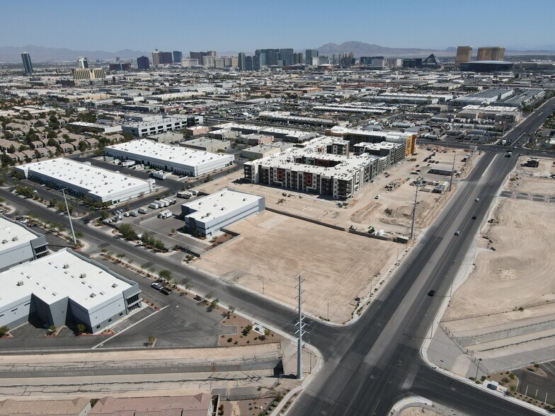 5640 Edmond St, Las Vegas, NV à vendre - Photo de l’immeuble – Image 2 sur 7