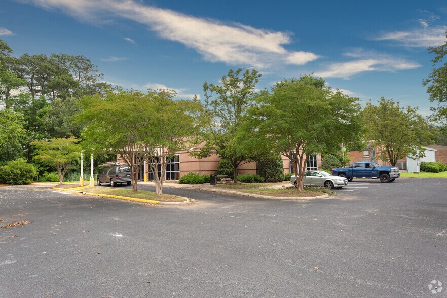3204 Churchland Blvd, Chesapeake, VA à vendre - Photo de l’immeuble – Image 1 sur 15