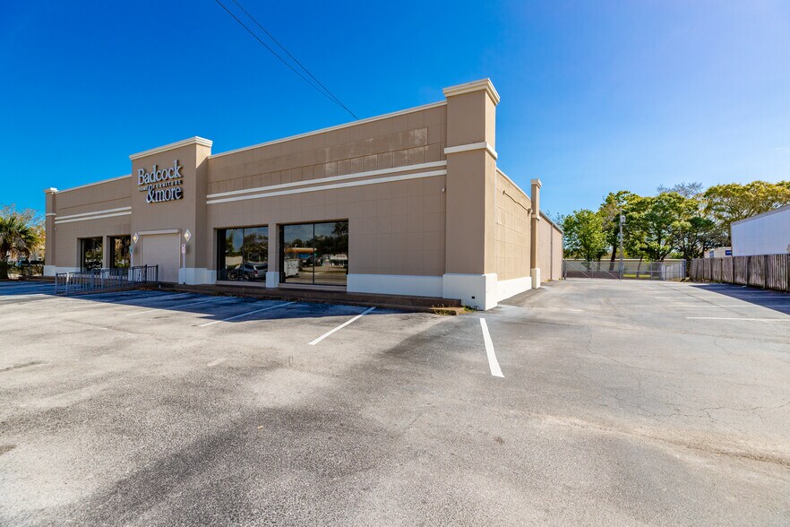 1610 US Highway 1, Vero Beach, FL à louer - Photo de l’immeuble – Image 3 sur 19