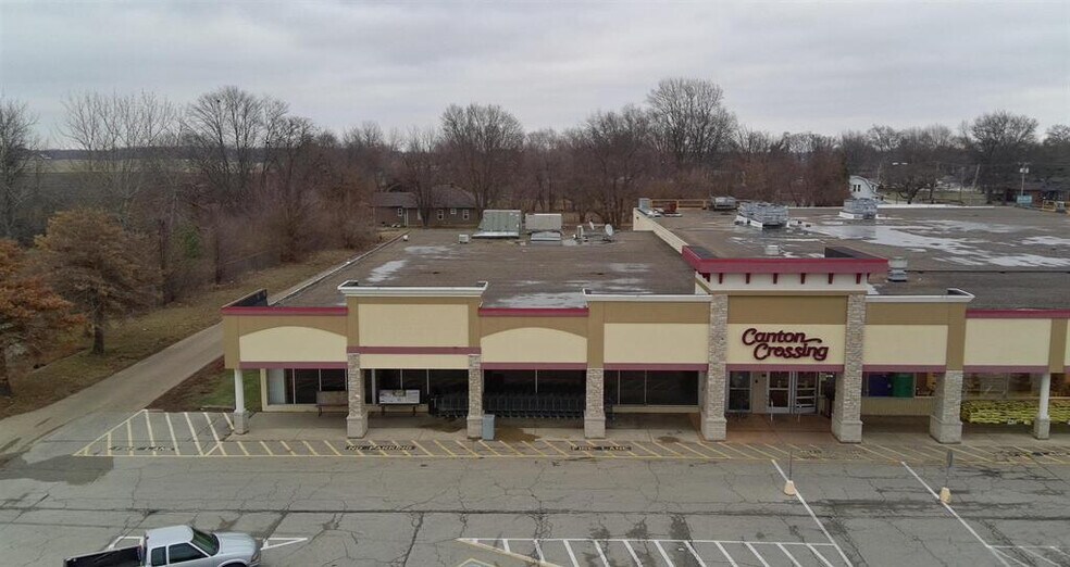 1773 E Chestnut St, Canton, IL à louer - Photo de l’immeuble – Image 3 sur 15