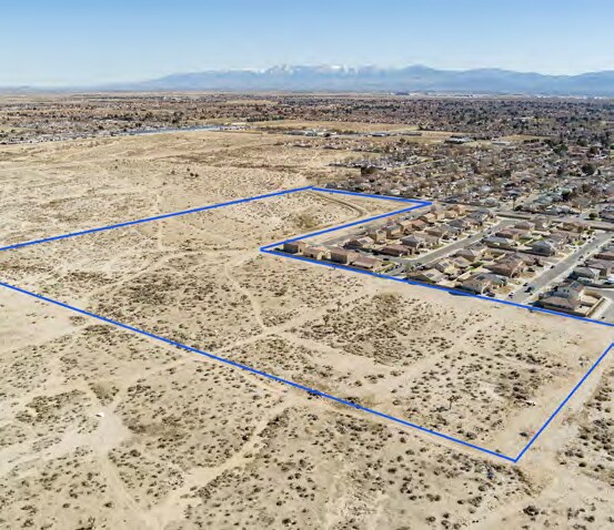 Robin Avenue, Lancaster, CA à vendre - Aérien – Image 2 sur 4