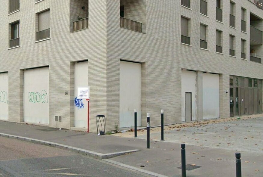 Local commercial dans Montreuil à louer - Photo de l’immeuble – Image 1 sur 11