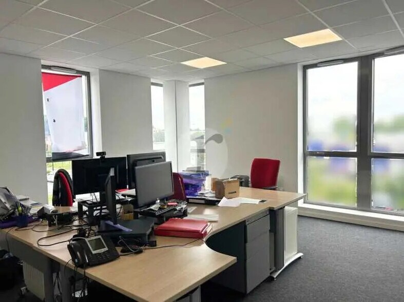Bureau dans Lesquin à louer - Photo de l’immeuble – Image 2 sur 5