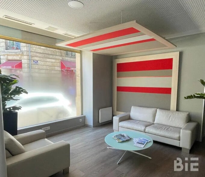 Bureau dans Bordeaux à louer - Photo de l’immeuble – Image 3 sur 12