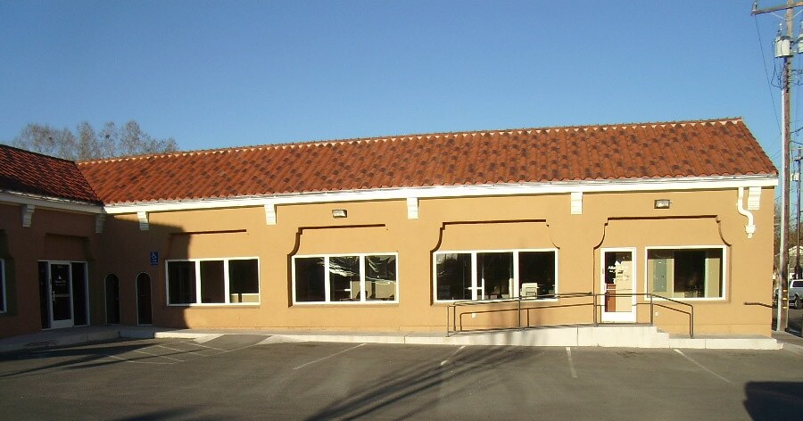 800 San Benito St, Hollister, CA à louer - Photo de l’immeuble – Image 2 sur 4