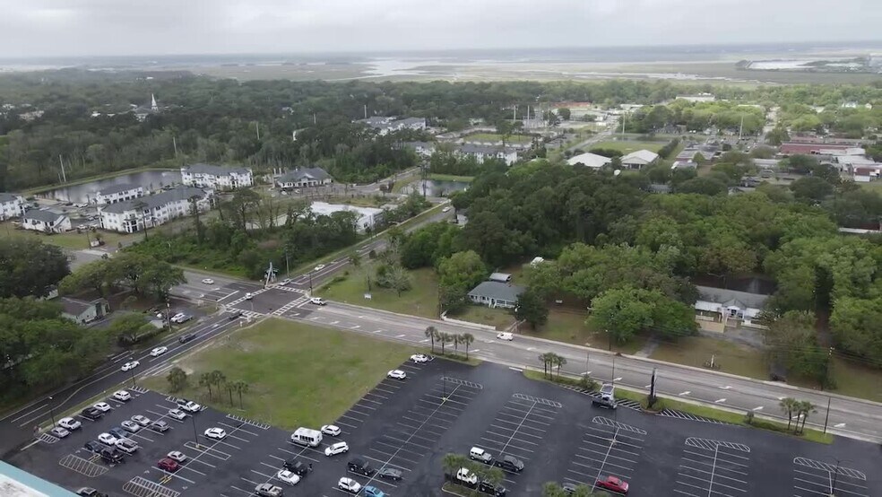 1127 S 14th St, Fernandina Beach, FL à louer - Vidéo sur l’annonce professionnelle – Image 2 sur 7