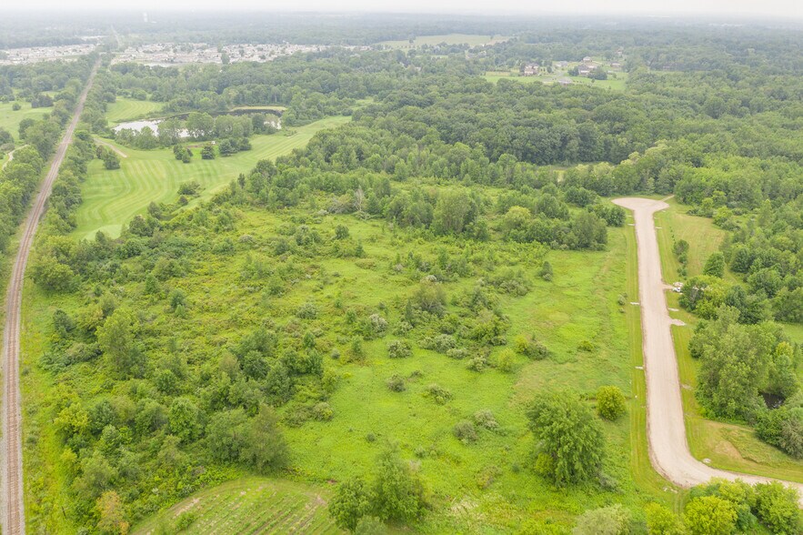 9351 Cecilia, Northville, MI à vendre - Photo de l’immeuble – Image 2 sur 18