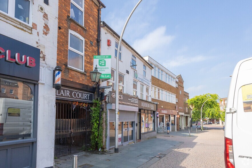 8 Lime St, Bedford à louer - Photo principale – Image 1 sur 3